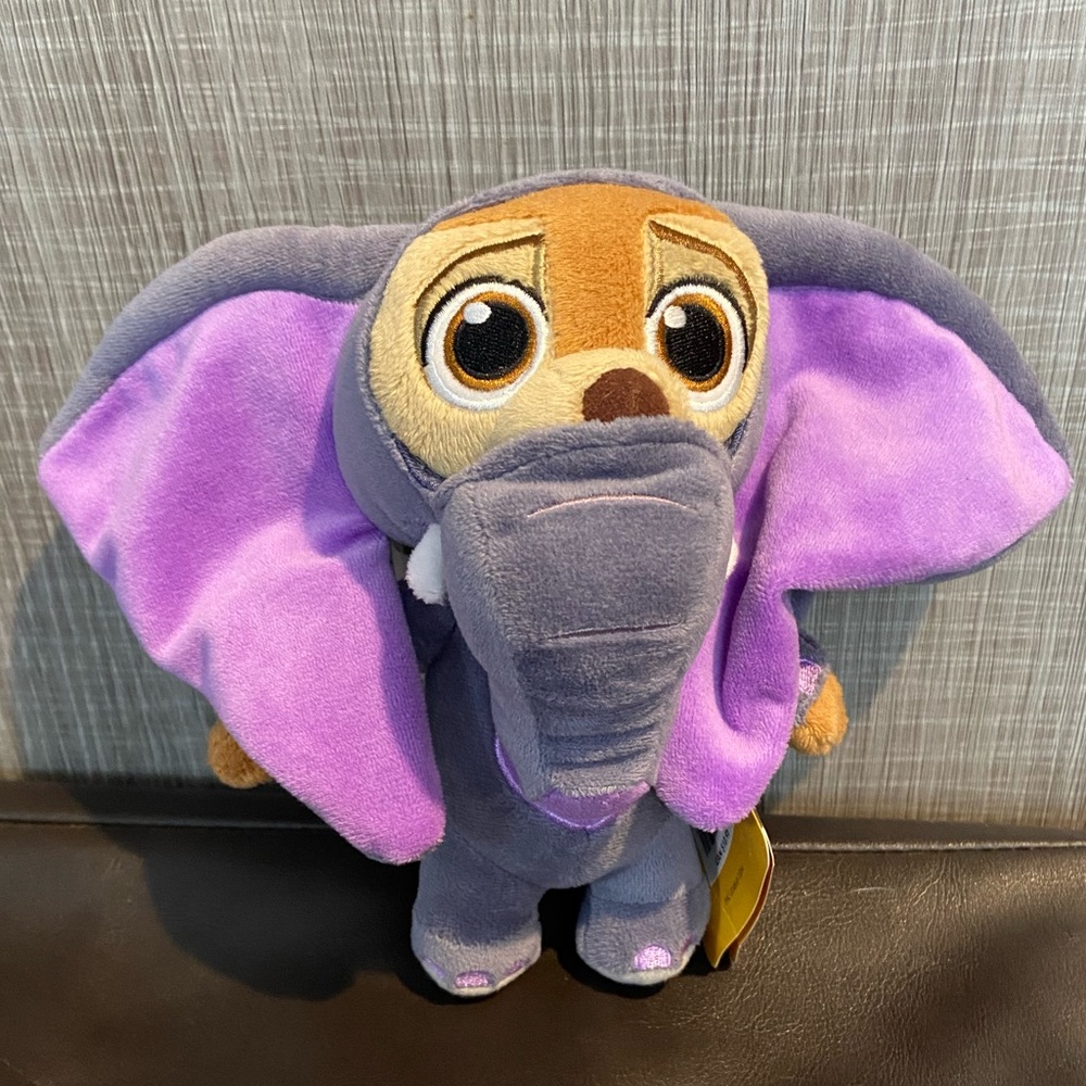 Disney’s Zootopia’s Ele-Finnick - 8” plush toy